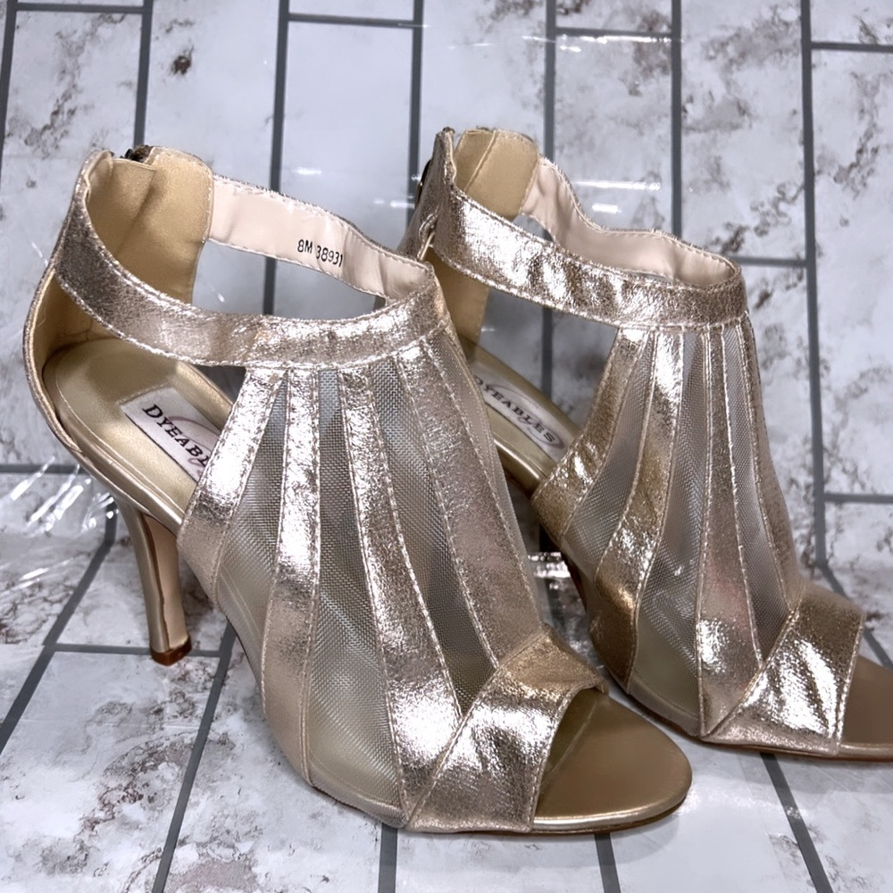 Dyeables Lotus Size 8 Champagne
